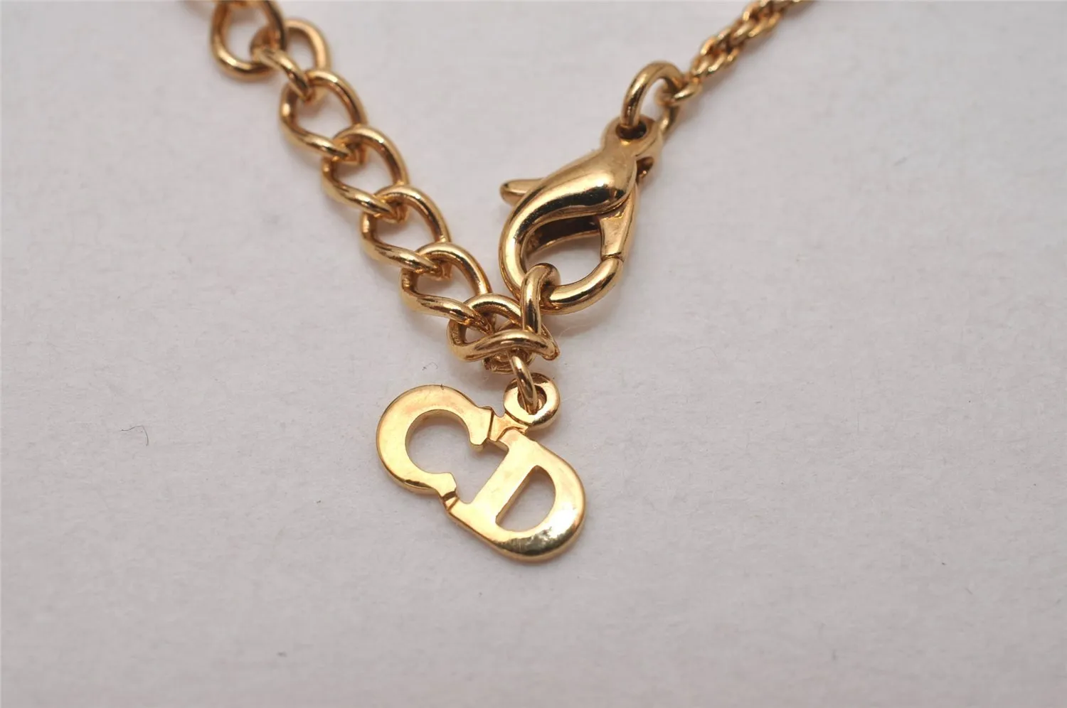 Auth Christian Dior Gold Tone Rhinestone Chain Pendant Necklace CD Box 8139I