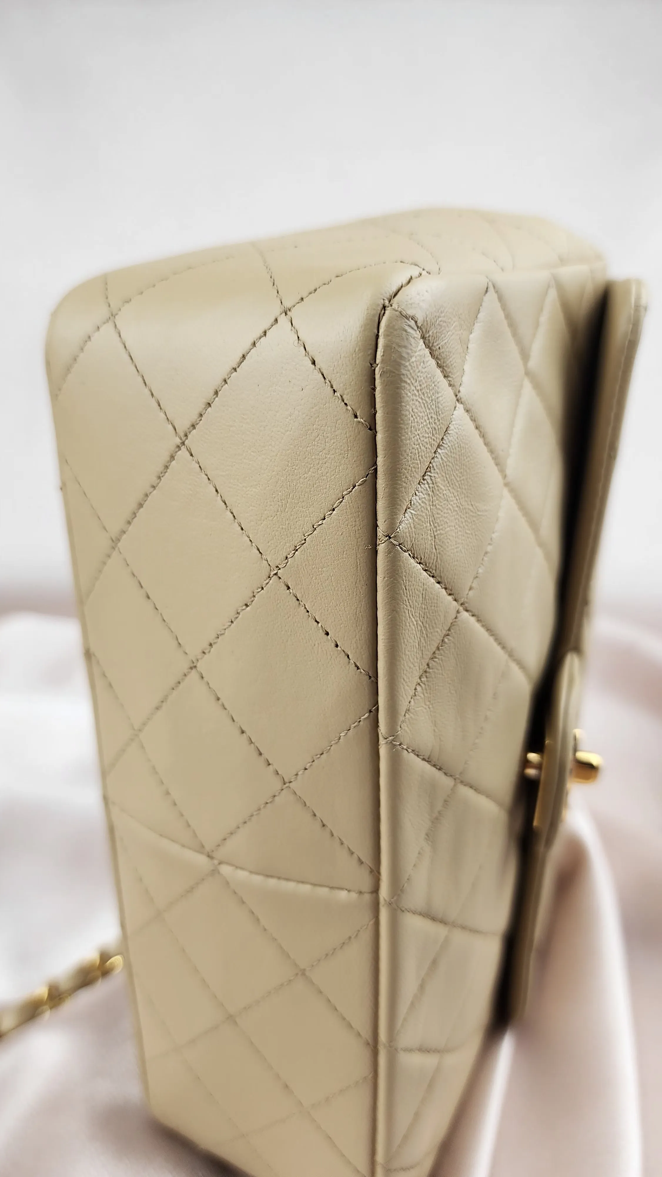 Chanel Vintage Matelasse Beige Lamb Skin Small Flap  - 818