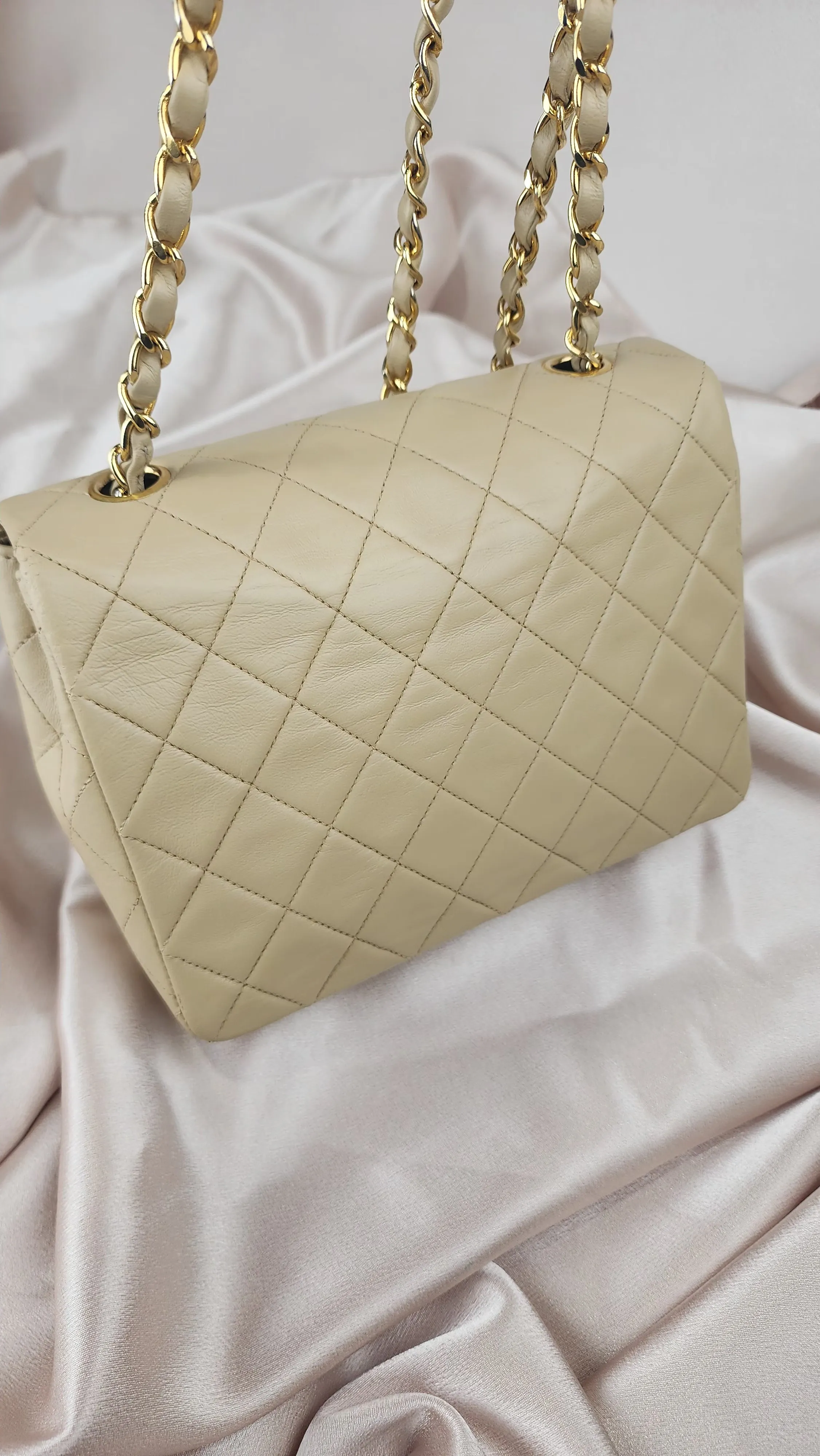 Chanel Vintage Matelasse Beige Lamb Skin Small Flap  - 818