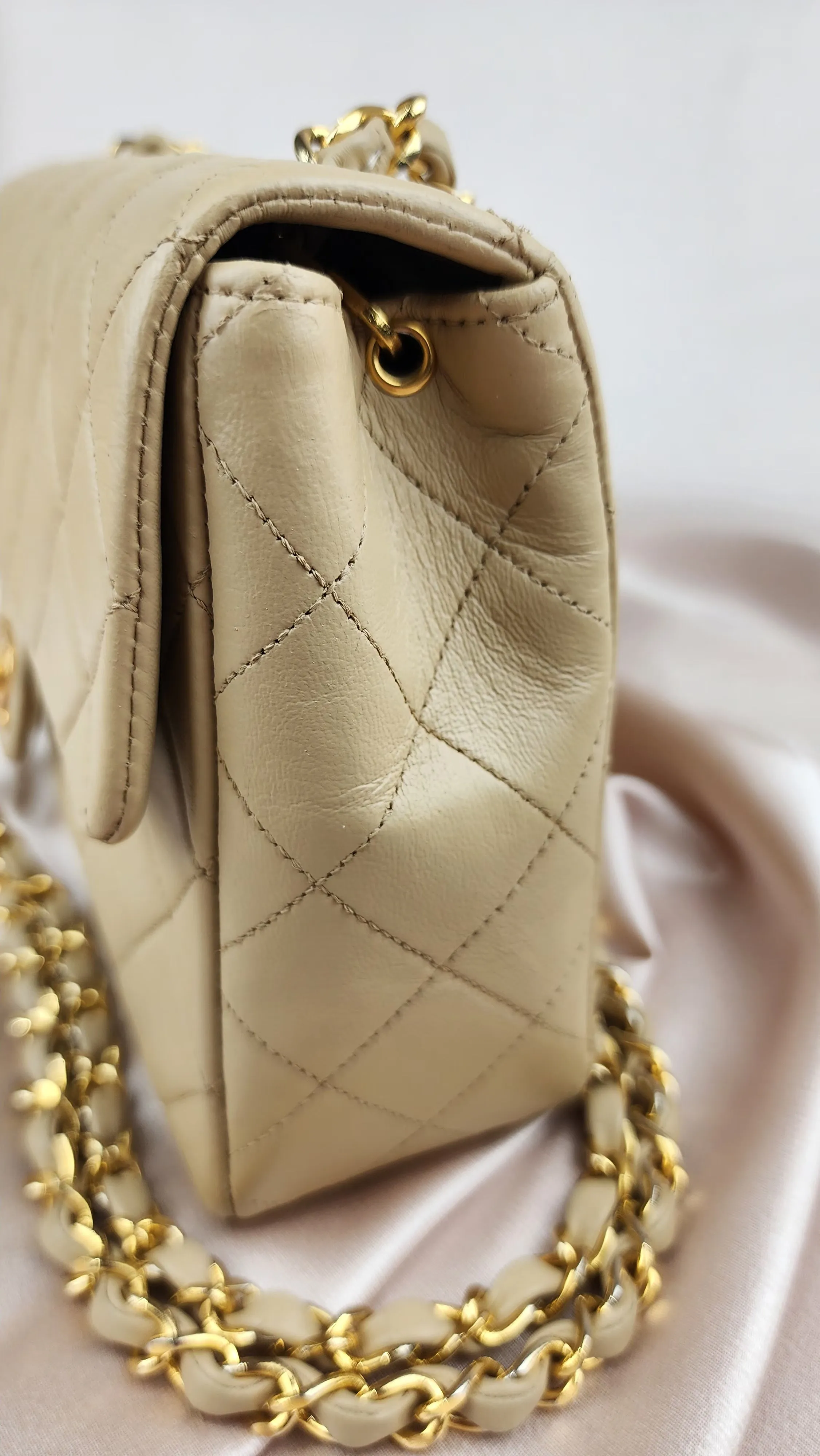 Chanel Vintage Matelasse Beige Lamb Skin Small Flap  - 818
