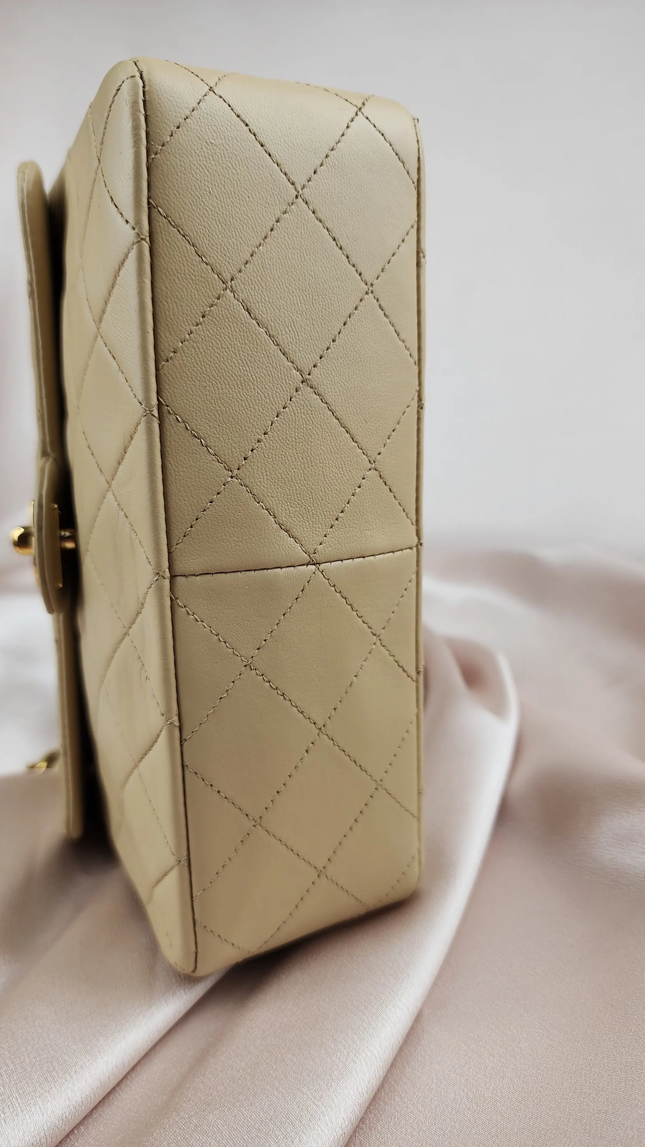 Chanel Vintage Matelasse Beige Lamb Skin Small Flap  - 818