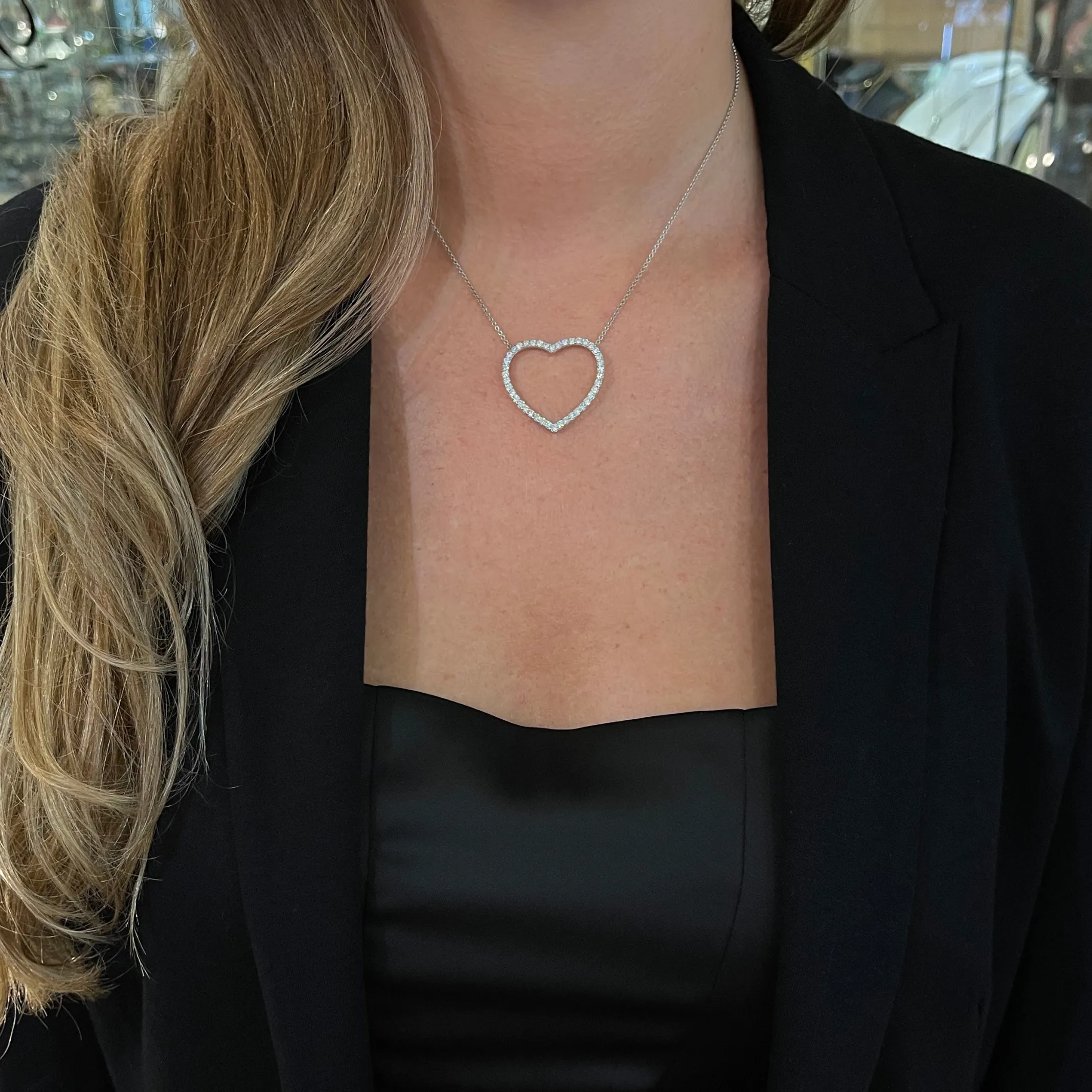 Daisy Exclusive Large Diamond 18k Gold Open Heart Pendant